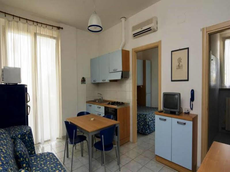 Hotel Residence Il Conero 2 Numana Buitenkant foto
