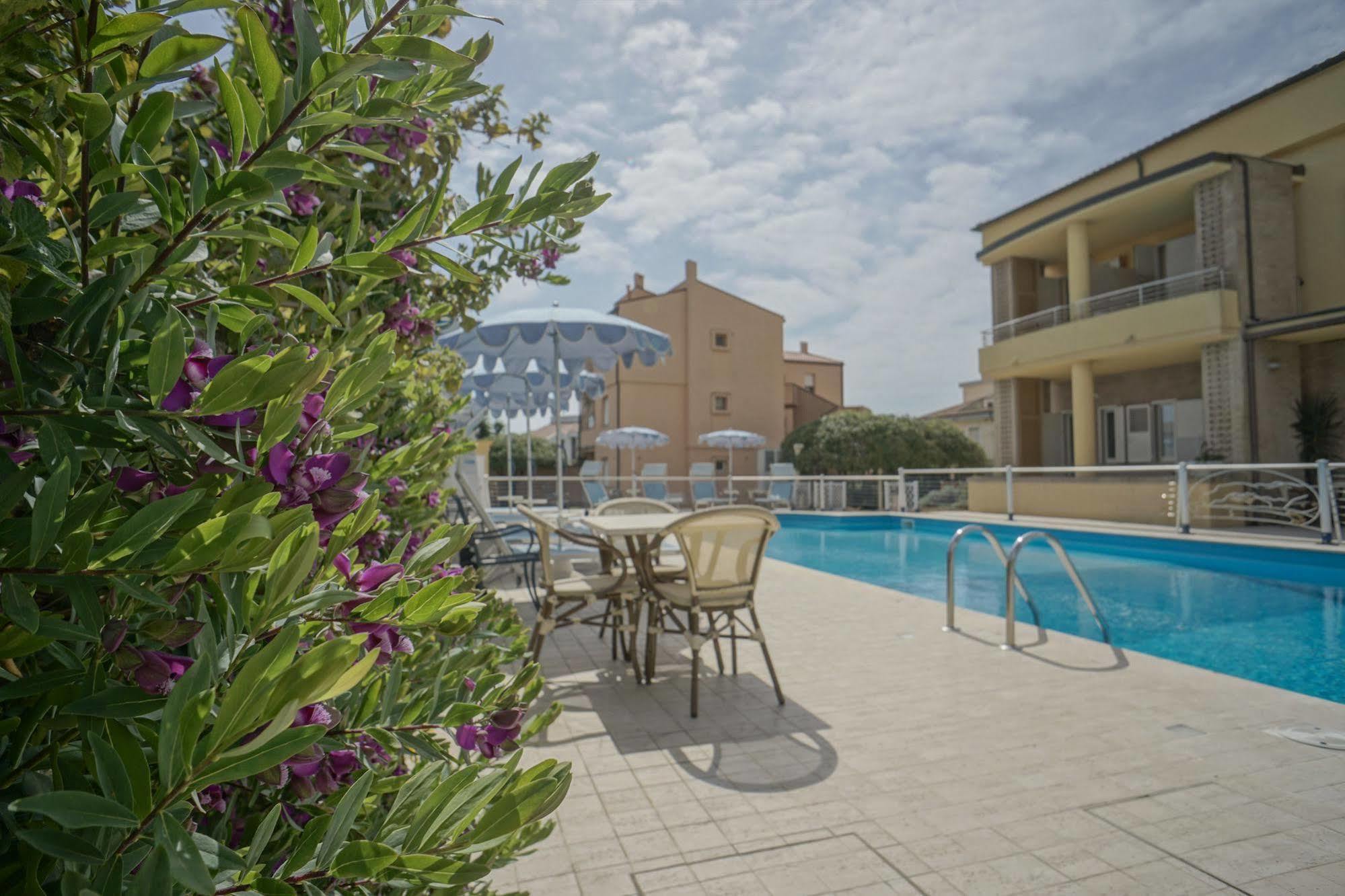 Hotel Residence Il Conero 2 Numana Buitenkant foto